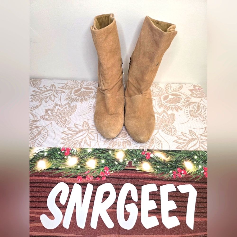 Fergie "SHIMMY" Tan Suede Boot sz 7.5 Grommets Studded Zippered Country Prairie